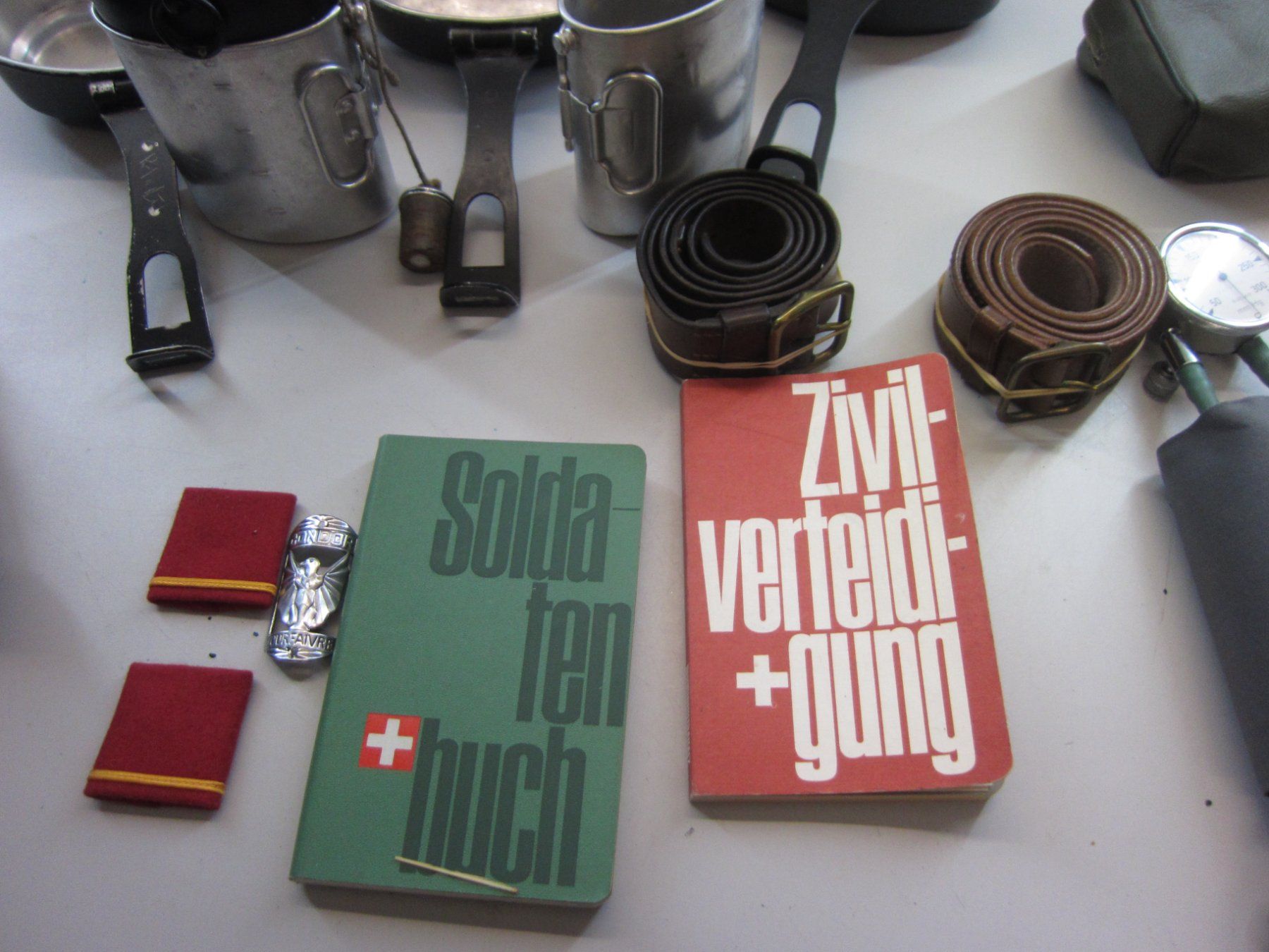 Schweizer Armee Uniformi: LOT Militaria – Usato da Kilchberg ZH venduto da Cuculus1 2