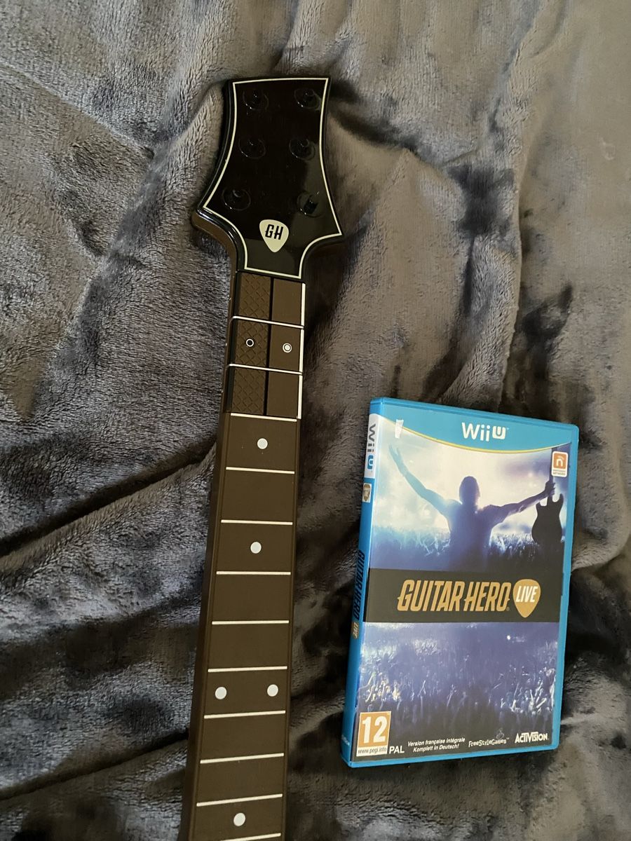 Nintendo Giochi: Guitar Hero Live Wireless Guitar Controller Wii – Usato da Lignières venduto da The_assistant 2