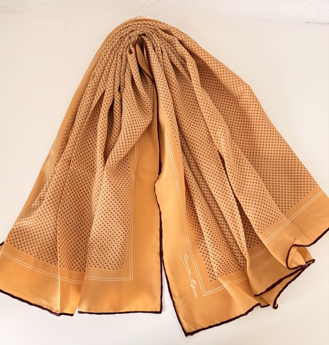 Aigner Foulard & Sciarpe: Vintage Etienne Aigner Silk Scarf – Usato da Zollikerberg venduto da MK-13 1