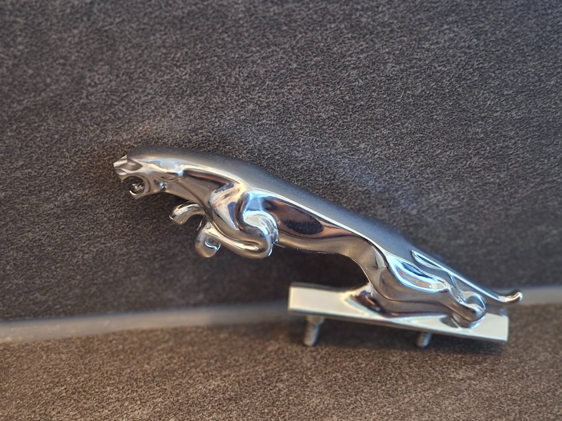 Jaguar Accessori per altri veicoli: Jaguar Kühlerfigur – Usato da Lyss venduto da toe_68qb 1