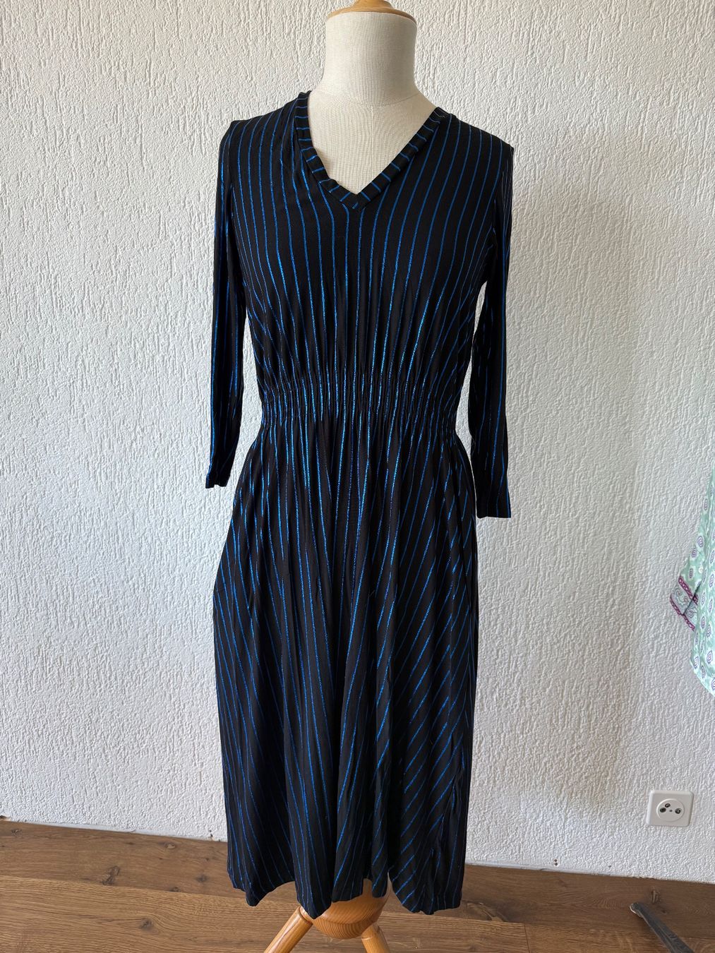 Kleider: Kleid Baum und Pferdgarten Grösse M blau gestreift – Gebraucht aus Nidau von Preloved_Nidau
