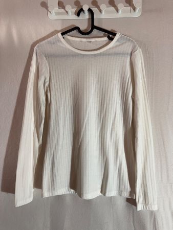 Leichter weisser Pullover