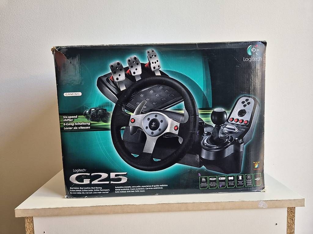 Giochi: Volant de simulation avec pédalier et levier de vitesse – Usato da Genève venduto da Thefirstseller 4
