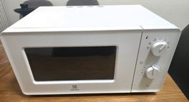 Elektrolux Mikrowelle EMM15008OW – Top Zustand (wie neu!)