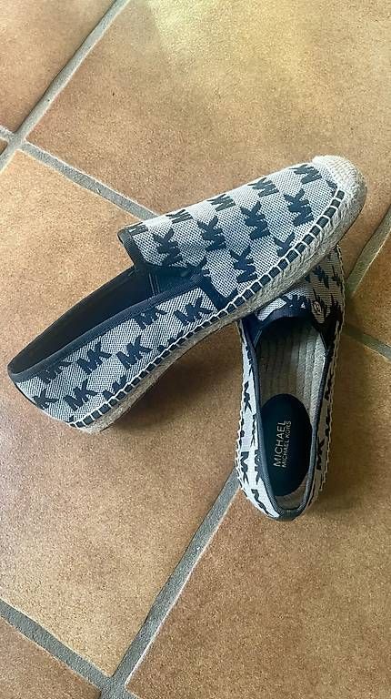Damenschuhe: Ungetragene Espadrilles von Michael Kors – Gebraucht aus Gerlafingen von Flavia9 1