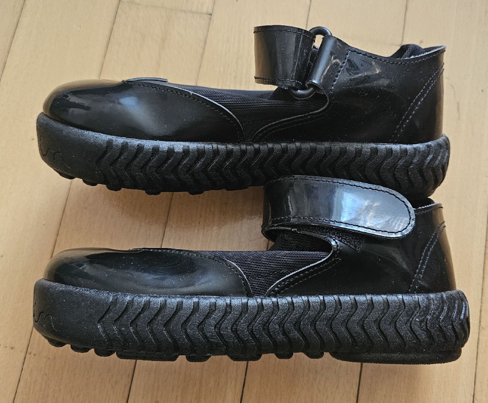 Scarpe da donna: Schwarze Ghostin Pierre Girod Lack Schuhe, Grösse 33 – Usato da Basel venduto da Sinibini86 2