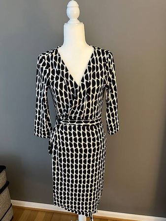 DVF Seiden-Wickelkleid  US 10