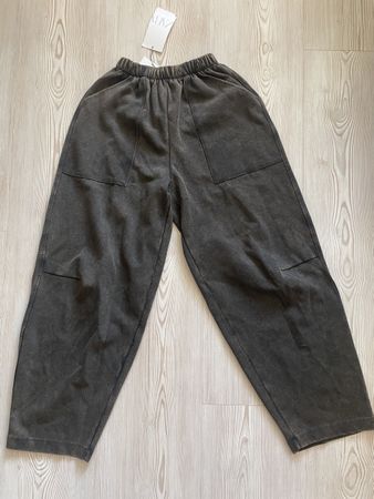 Hose Zara weit geschnitten neu mit Etikett