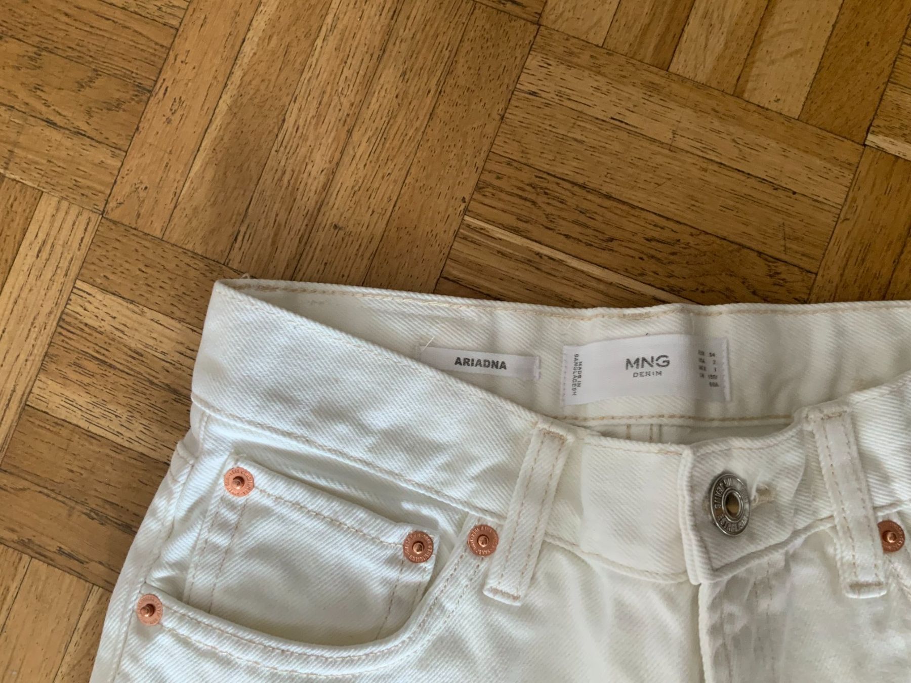 Mango Hosen: MNG JEANS Schort Gr.44 ---------§ – Gebraucht aus Wallisellen von AS.TZ. 2