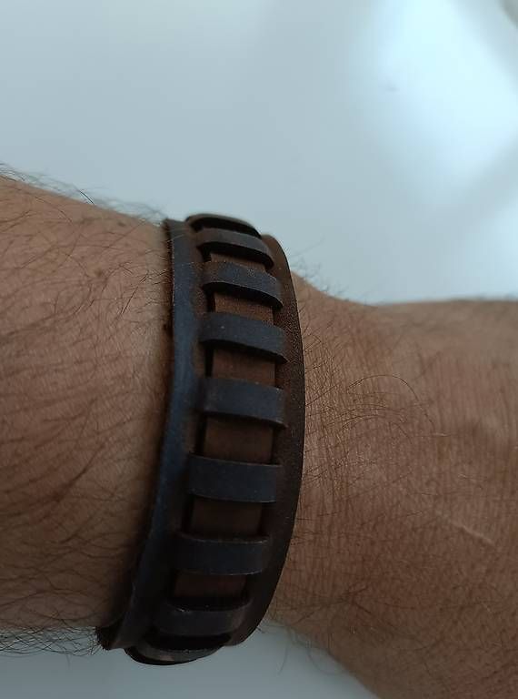 Bracciali & Braccialetti: Stylisch, modernes Leder Armband – Usato da Wohlen AG venduto da jmo_wjv2
