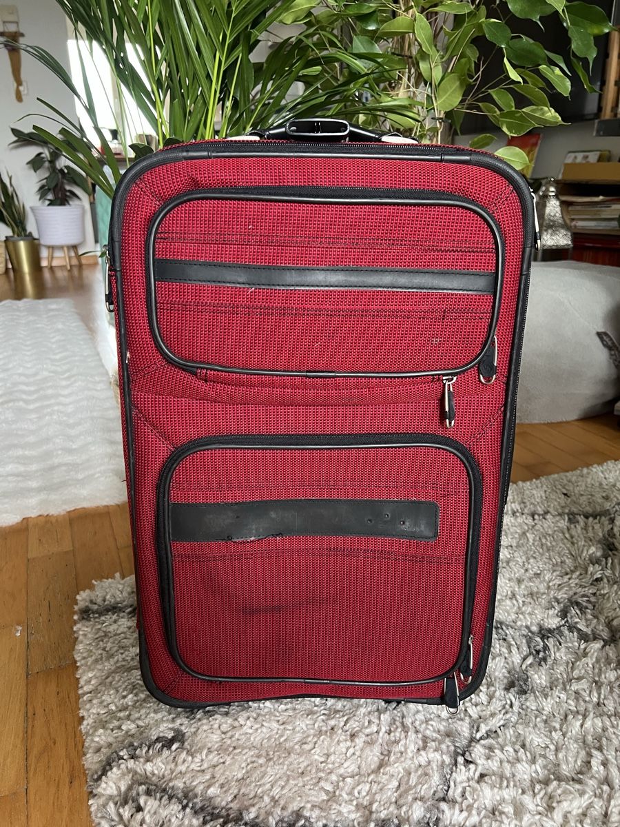 Samsonite Valigie: Samsonite Red Luggage -  55x35x19 – Usato da Horgen venduto da CarmenRL