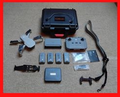 DJI Mini 2 SE / Hartschalenkoffer / 3er Ladestation