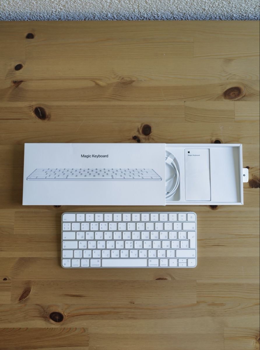 Apple Tastaturen: Apple Magic Keyboard Lightning – Russian Layout – Gebraucht aus Zürich von idbronskiy