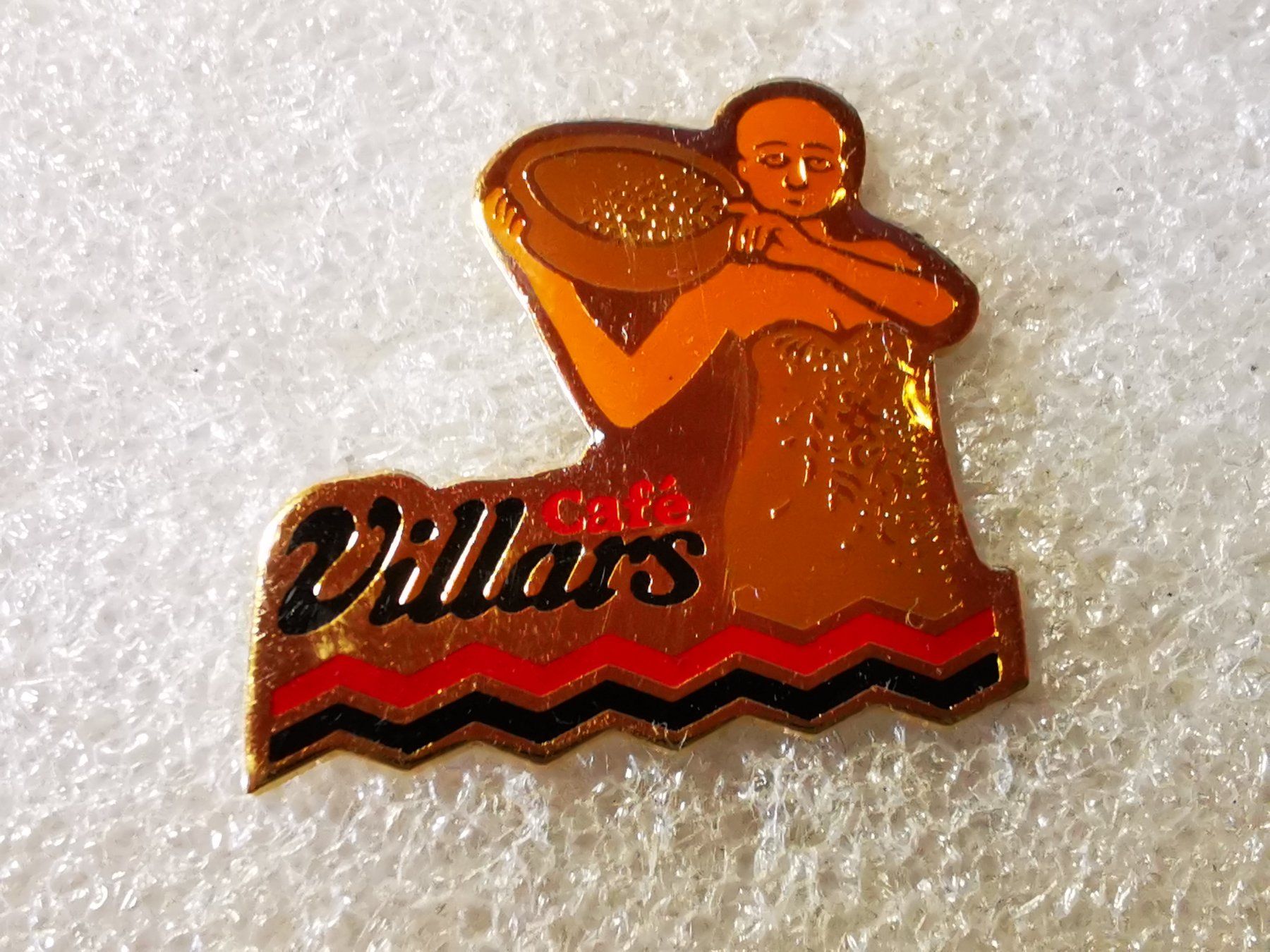 Placchette & Badge: Ansteckpin 199: Cafe Villars – Usato da Oppligen venduto da Pin-Fall-Shop