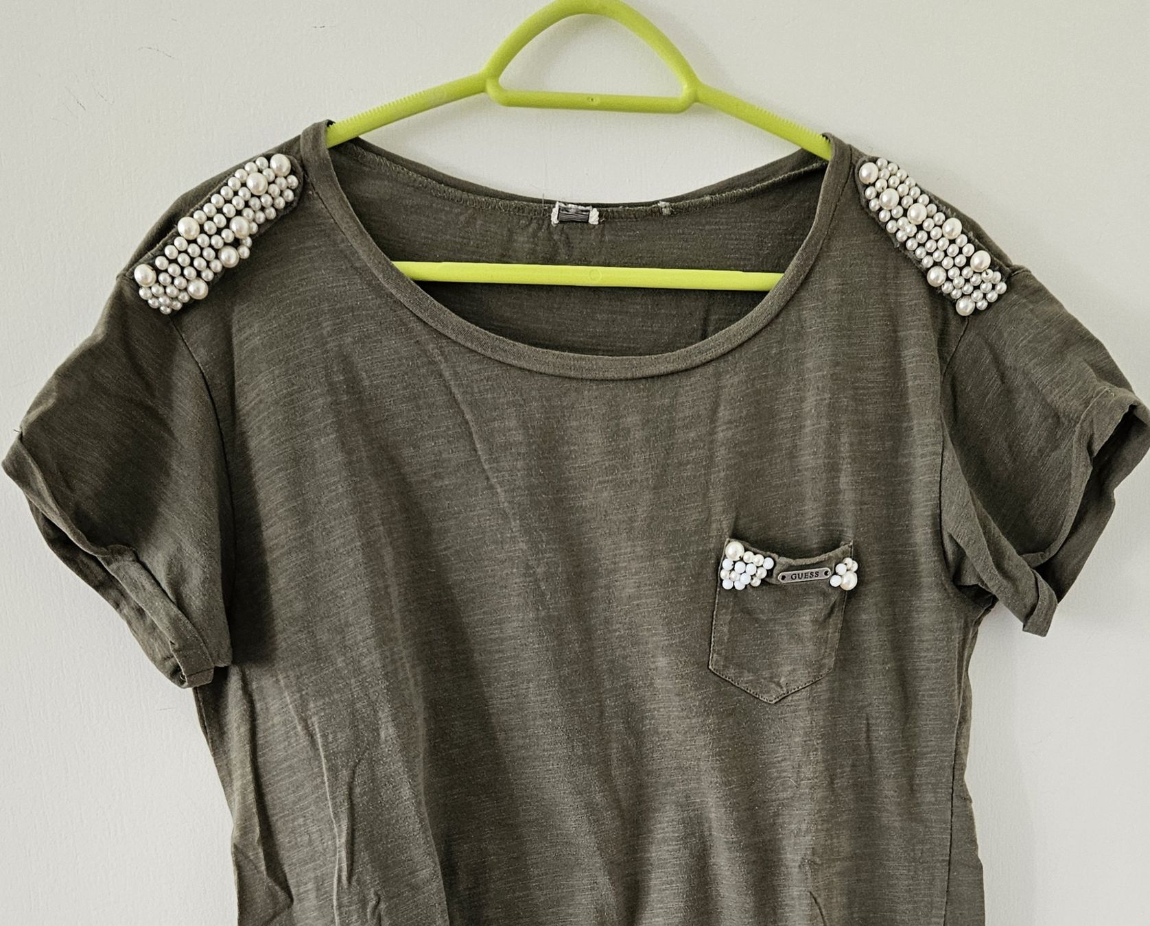 Guess T-shirt: Shirt Gr. 40 - Guess - Spendenaktion – Usato da Unterkulm venduto da Beljasch 4