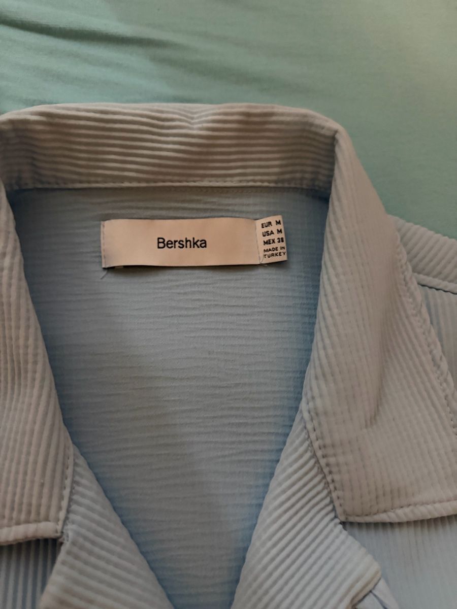 Camicie: Hemd Bershka hellblau Grösse M neuwertig – Nuovo (secondo la descrizione) da Oftringen venduto da Kad.Ha 1