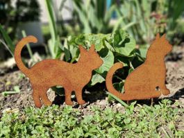 2 kleine Katzen Rostoptik 17-19cm plus Stecker