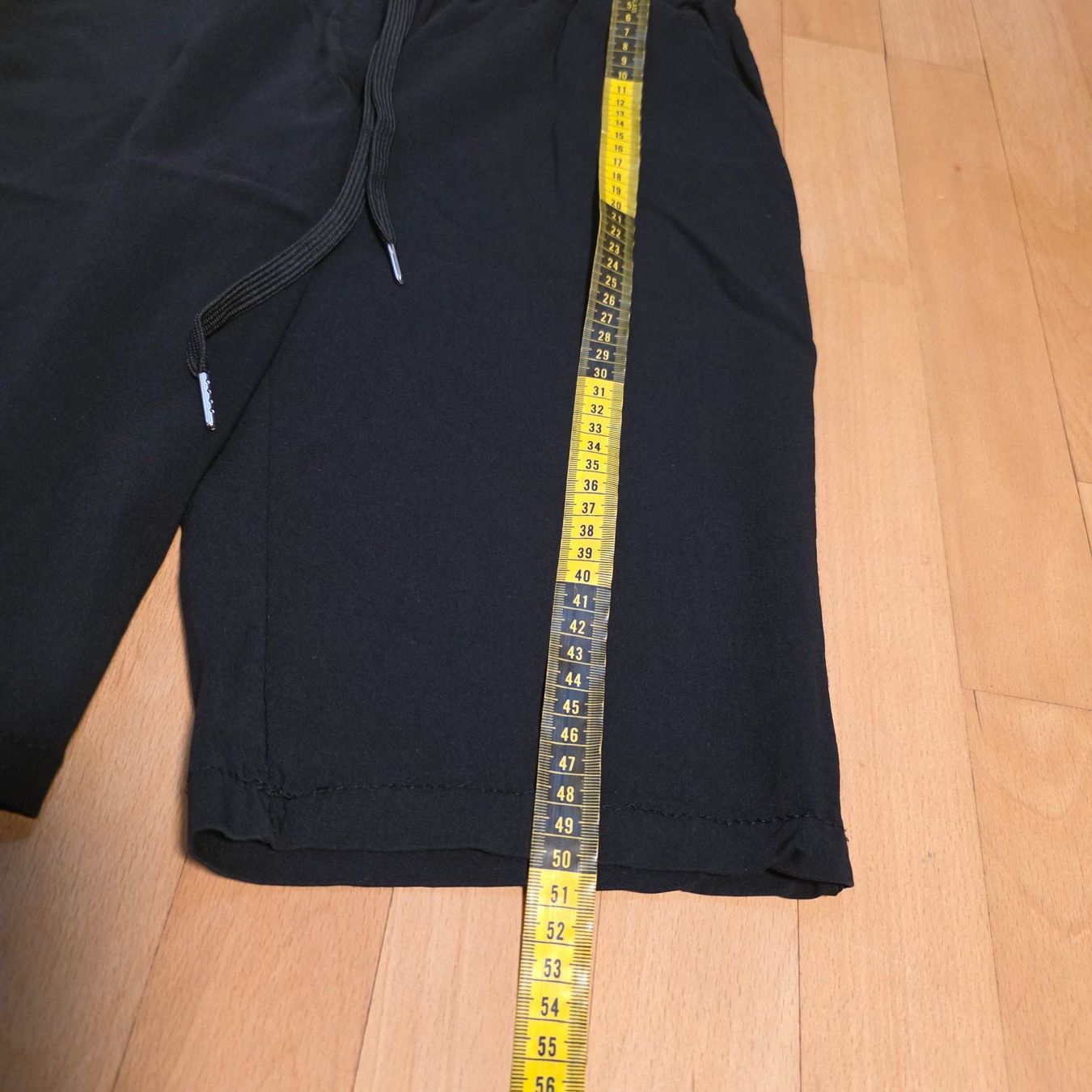 Pantaloni: Schwarze Sommer Shorts M bequem – Usato da Wald ZH venduto da CapLux 3