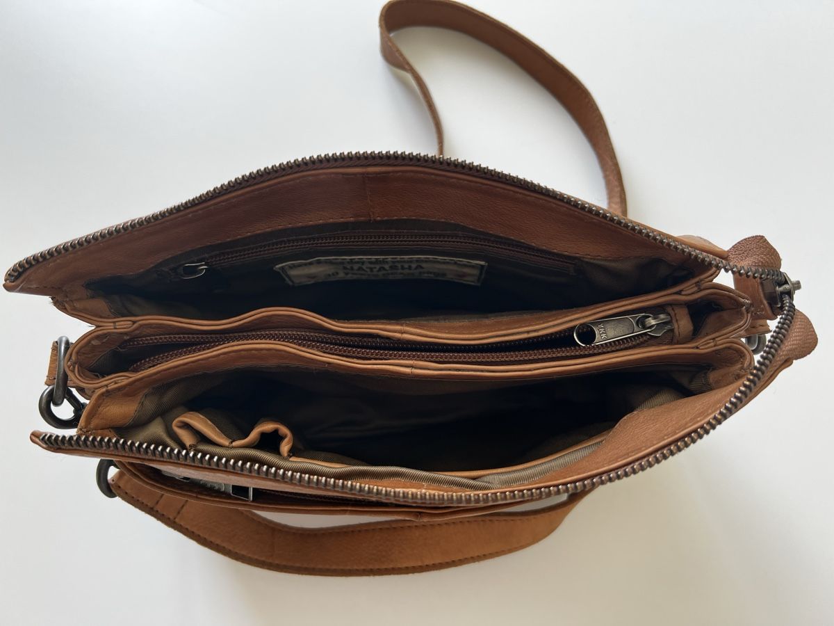 Taschen für Damen: Umhängetasche Leder braun – Gebraucht aus Fahrwangen von luna0404 2