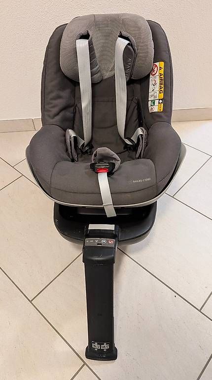 Auto-Kindersitze: Maxi Cosi 2 Way Pearl Sitz inkl. Basisstation – Gebraucht aus Gebenstorf von chillhous