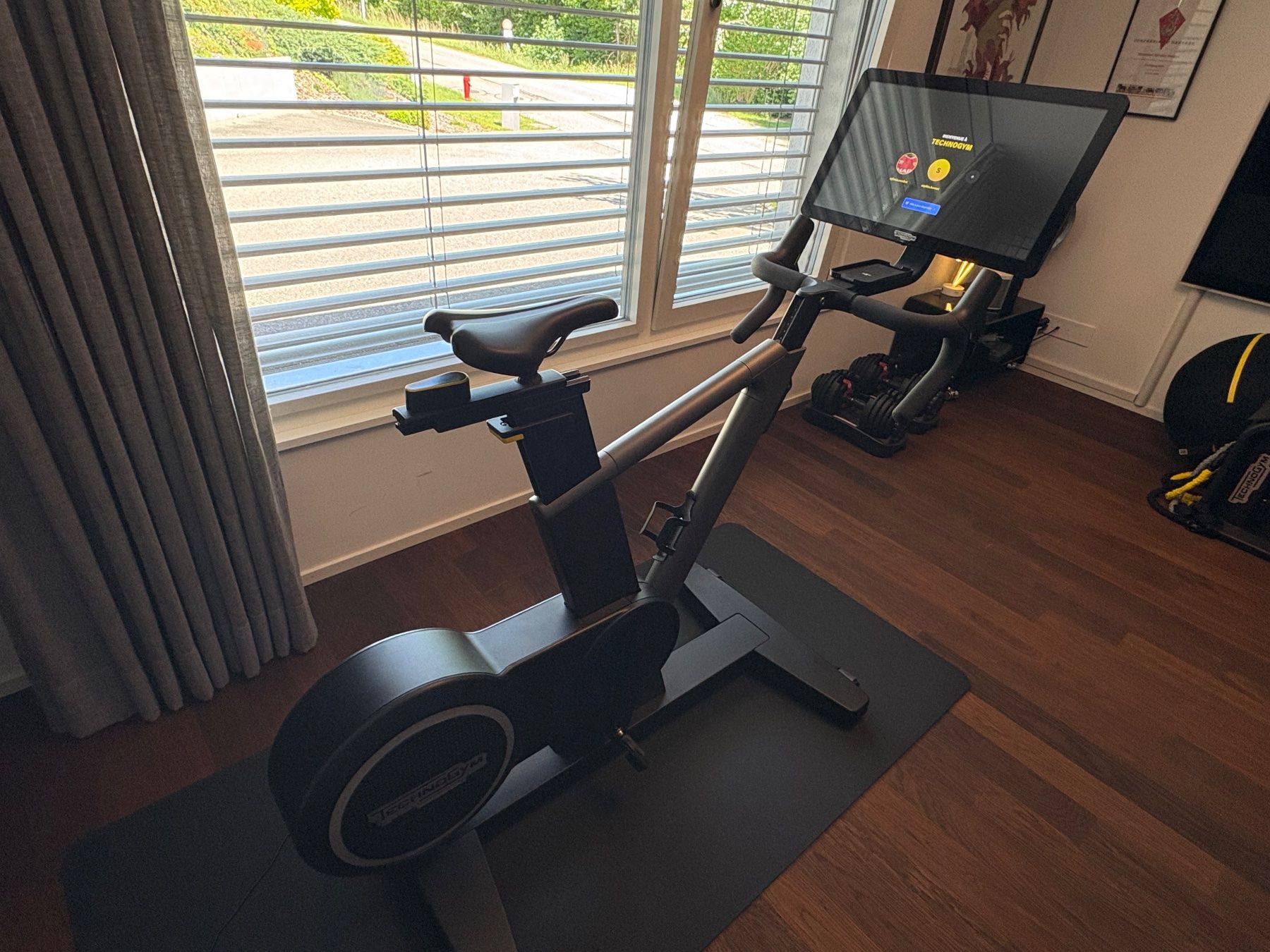 Technogym Vélos d'appartement: Technogym Ride – D'occasion à Matran par GuillaumeGander 3