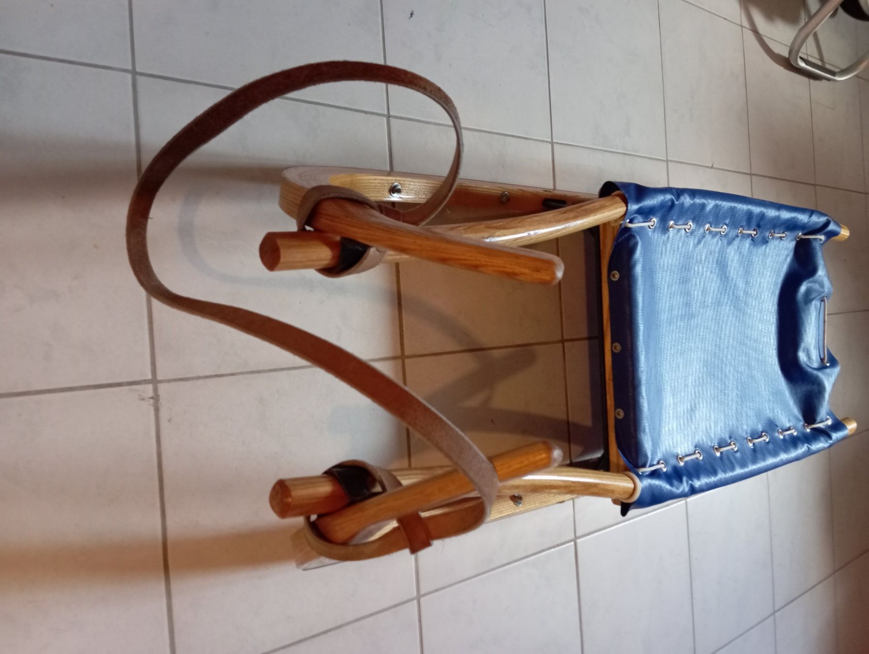 Schlitteln: Schlitten Holz mit blauer Sitzflaeche JOSSER gebraucht – Gebraucht aus Rothenburg von Andi86 1