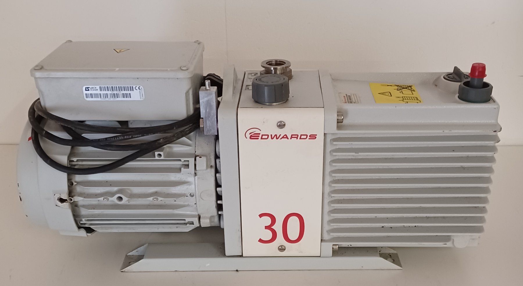 Accessori da laboratorio: Edwards 30 L590PR – Usato da Niederdorf venduto da LeptonAG_Labor 1
