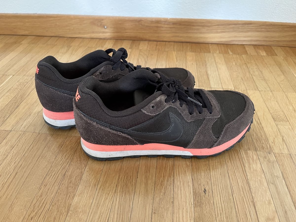 Nike Scarpe da uomo: Nike MD Runner 2, Grösse 4.5 – Usato da Ittigen venduto da franzis6
