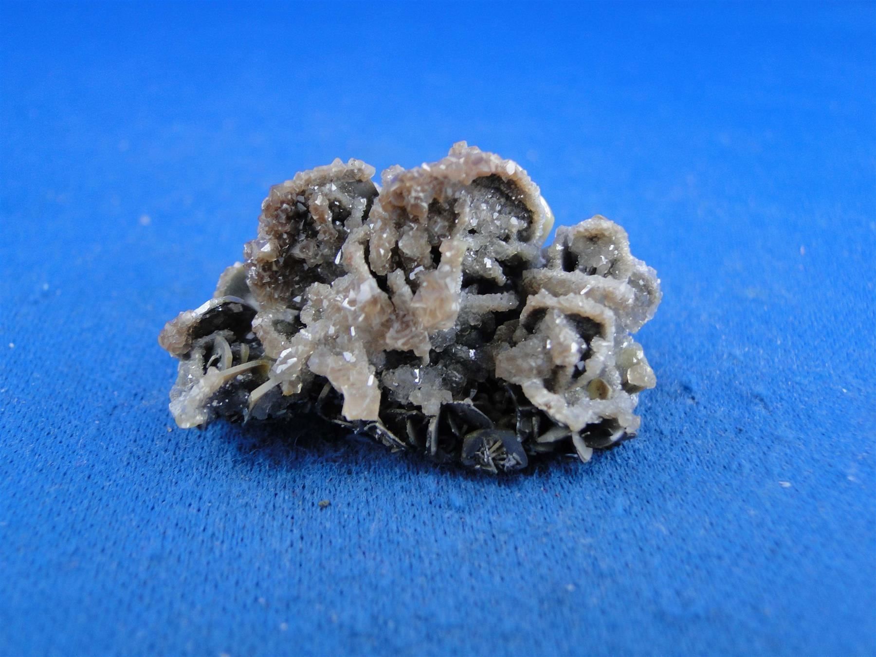 Minerali & Pietre curative: Wulfenit mit Calcit und Quartz – Usato da Schinznach Bad venduto da Demerald 7