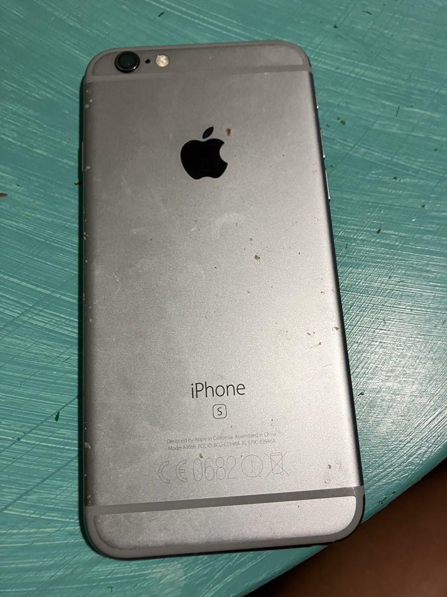 Apple Portables: iPhone 6s - Silber - 32 GB - – Défectueux à Bern par val_wr8h