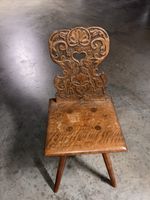 Stuhl Holz geschnitzt mit Herz und Trauben Deko, guter Zusta