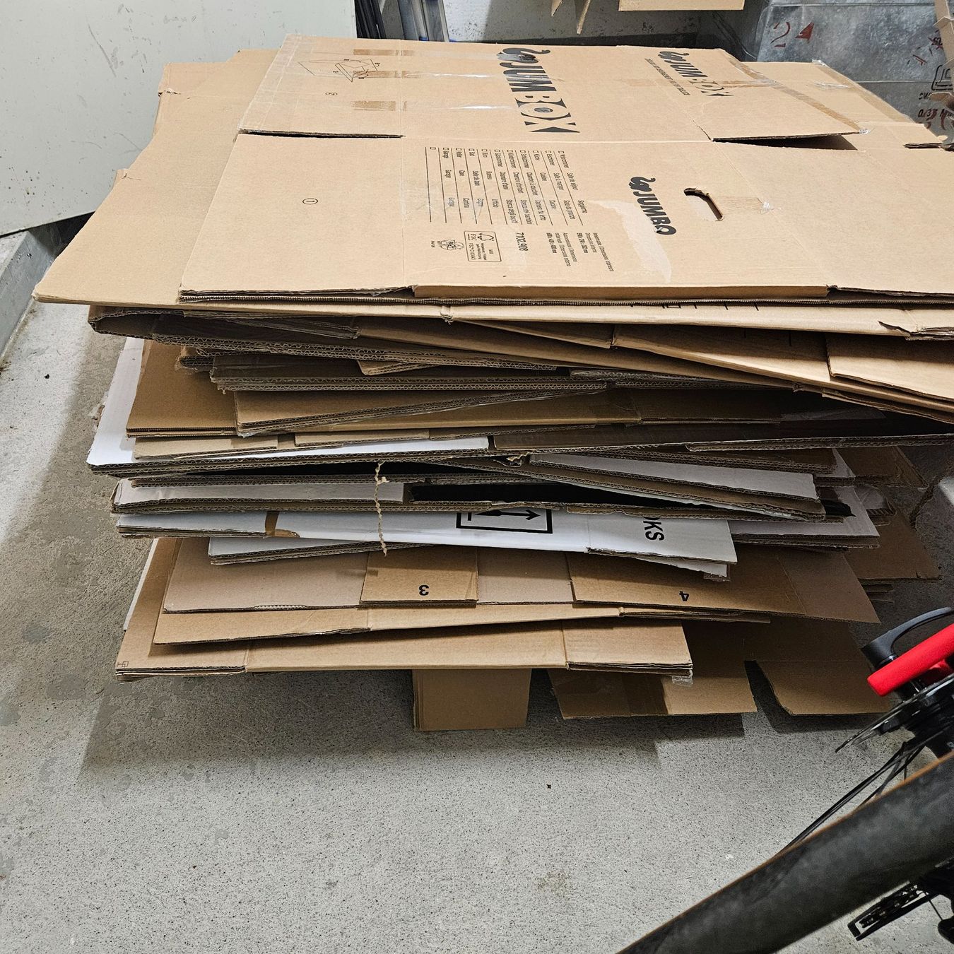 Cartons: 38 Zügelkisten – D'occasion à Rüschlikon par niwa 1