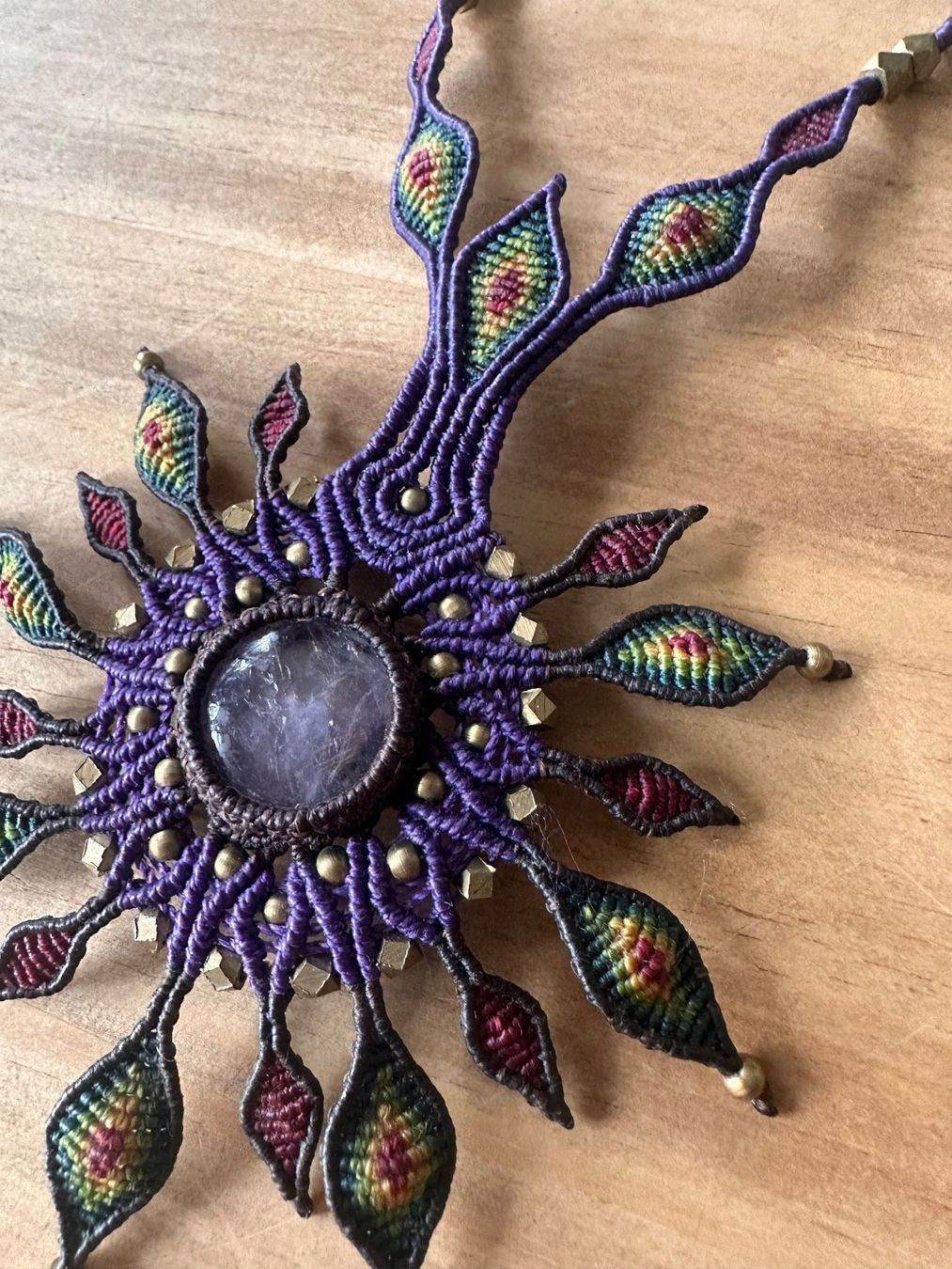 : Einzigartige Makramee-Kette mit Amethyst (neu) – Nuovo e nell'imballaggio originale da Muri AG venduto da Shoshana5 1