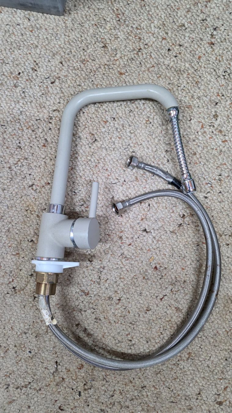 Rubinetteria: Robinet de cuisine flexible 1/2 – Usato da Bionnens venduto da Meg011