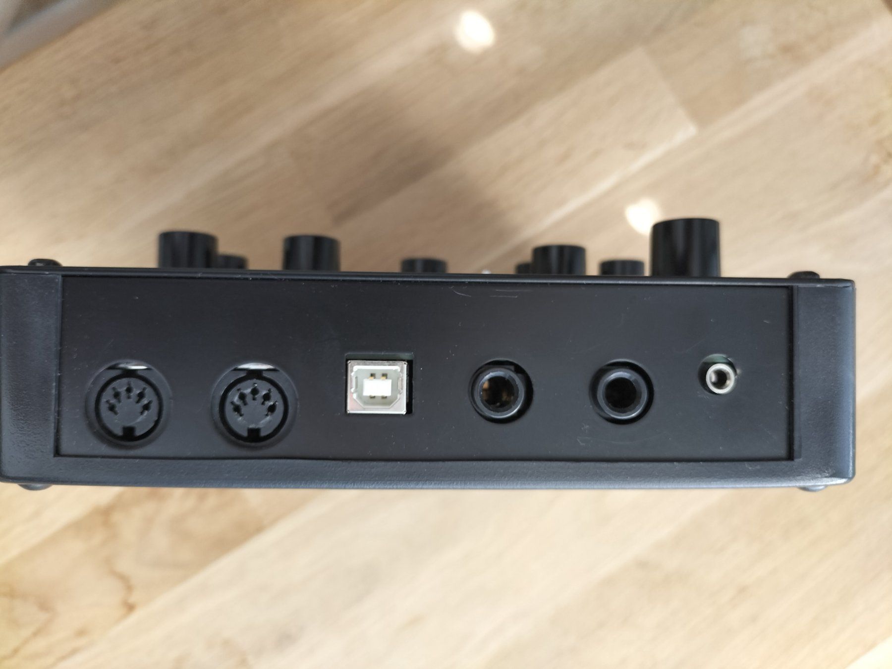 Waldorf Strumenti musicali: Waldorf Streichfett String Synthesizer gebraucht – Usato da Olten venduto da LarryRampage 3
