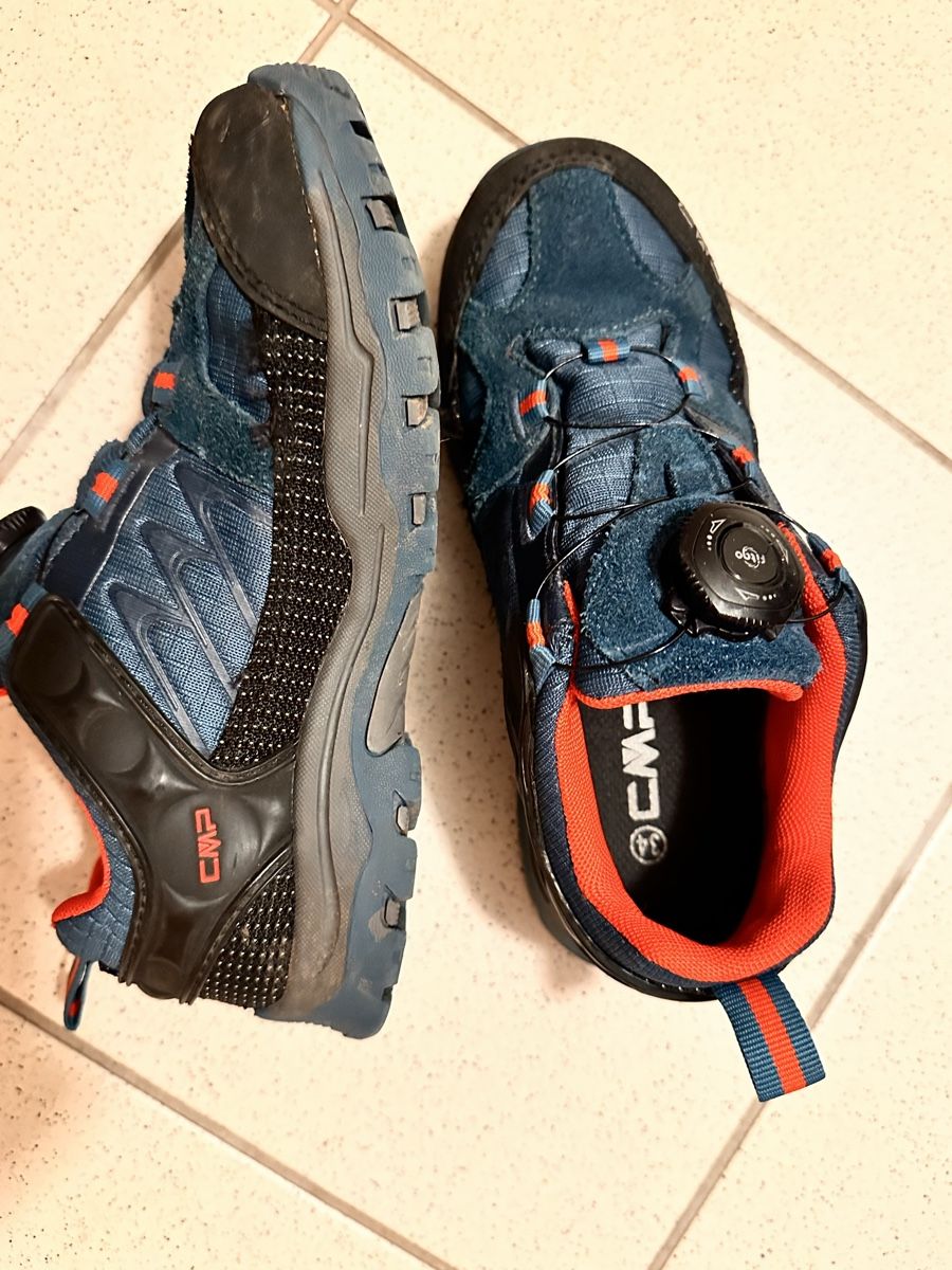 Chaussures garçon: Robuste Wanderschuhe Gr34 – D'occasion à Stäfa par Oster_glocke 2