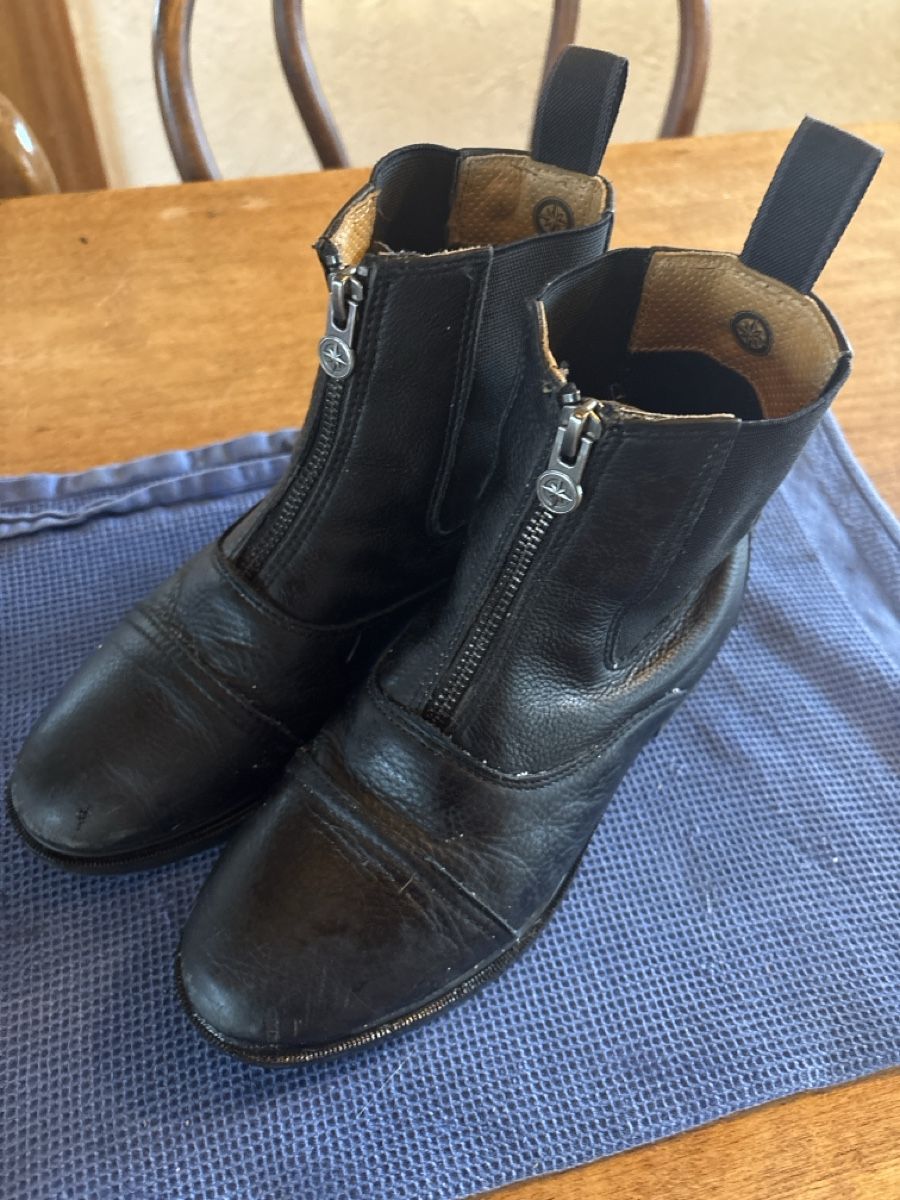 Scarpe per ragazzi: Kinder Reitstiefeletten von Südwind, Gr. 35 – Usato da Zofingen venduto da Rodeln