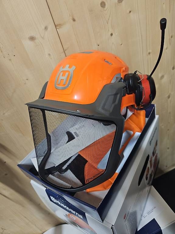 Husqvarna Gesichts- und Gehörschutz: Husqvarna Technical Forsthelm mit Dab+ Pamir – Gebraucht aus Melchnau von set_69fv 1