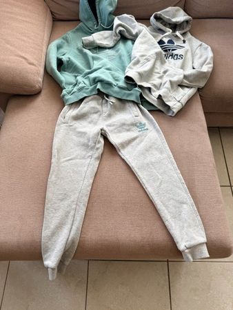 Sporthose mit 2 Kapuzenpullis Adidas