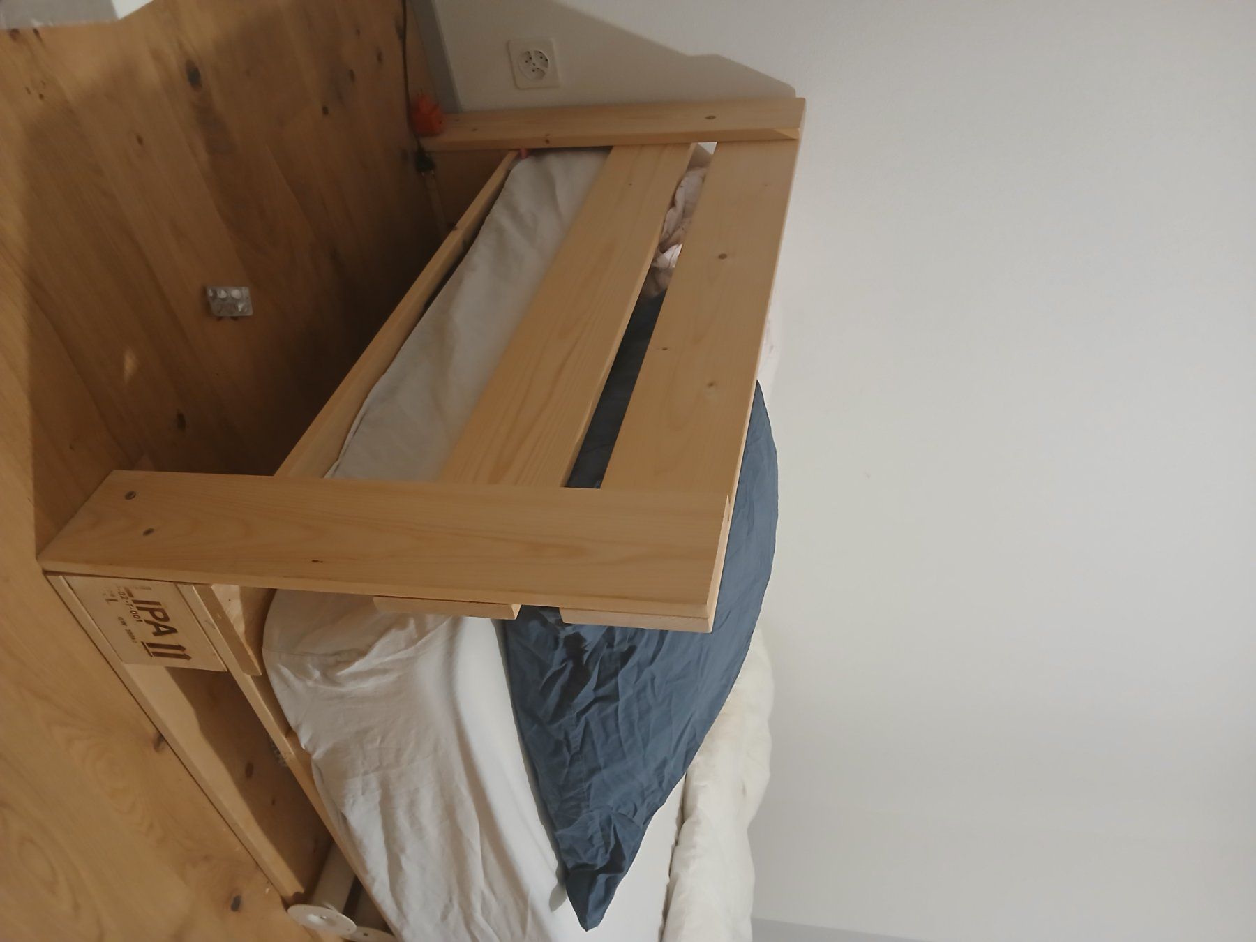Betten: Europaletten-Bett – Gebraucht aus Winterthur von Len_xkt2 1