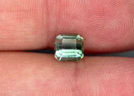 1.39 ct - seltene Farbe Lagoongrüner Turmalin