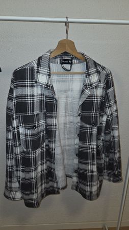 Chicorée Karierte Hemdjacke / Shacket Schwarz-Weiss – Gr. M
