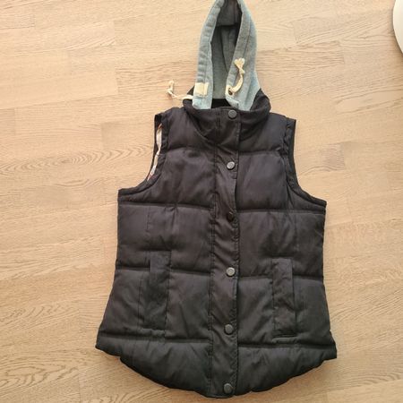 Gilet mit Kaputze Gr. S schwarz