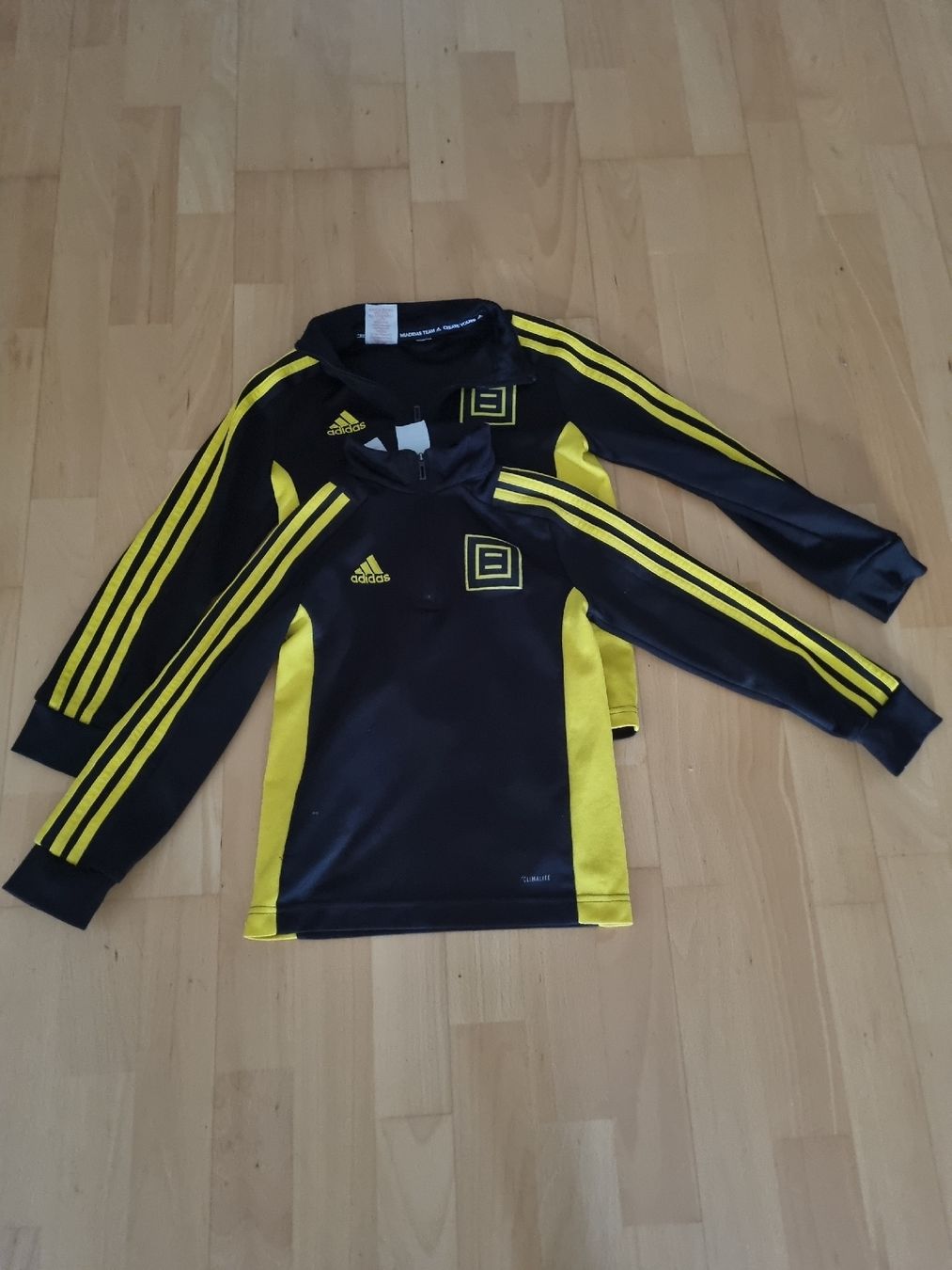 Lotti di vestiti: OB old boys basel trainingssweater – Usato da Basel venduto da Waranwaran