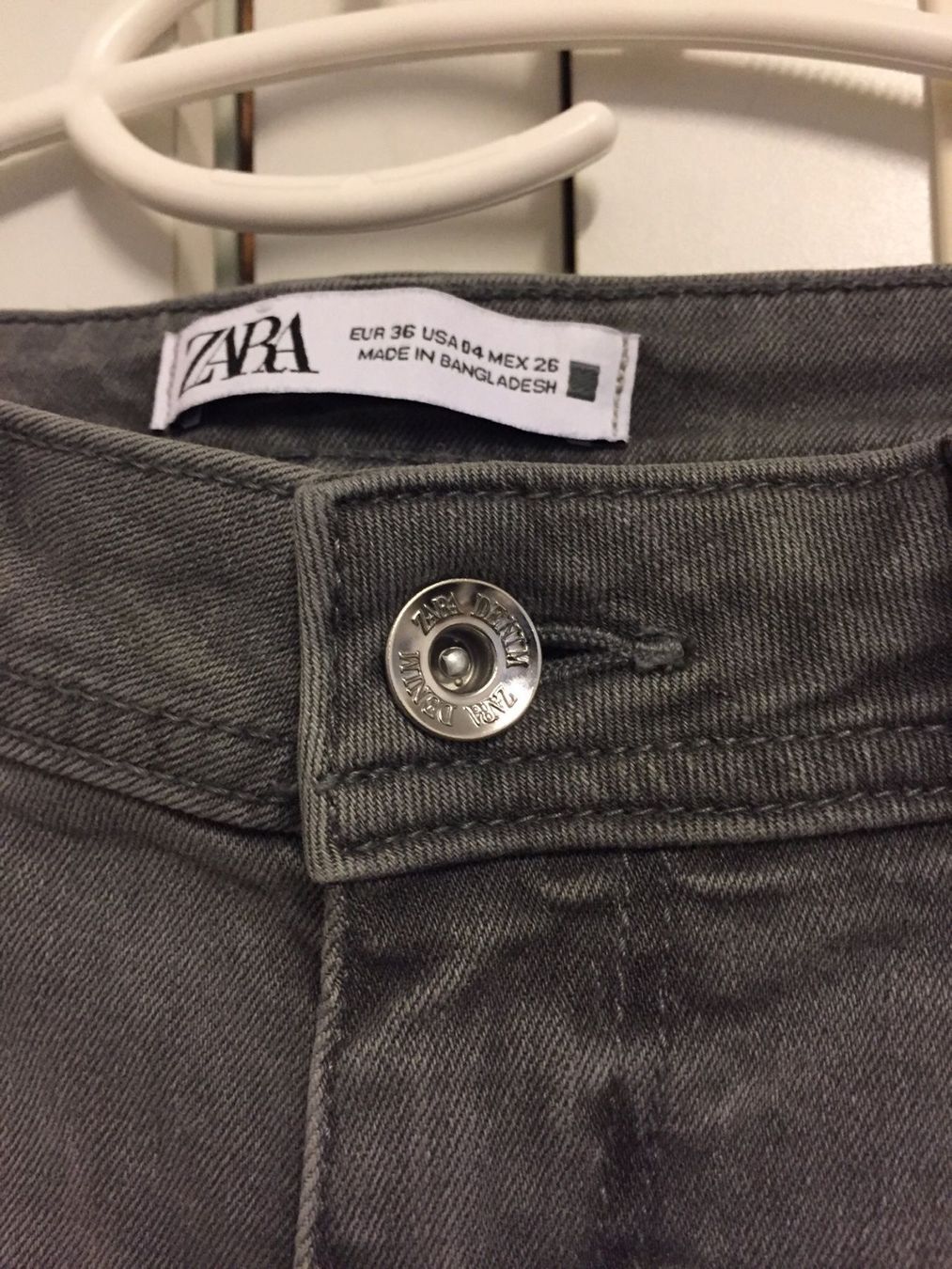 Zara Jeans: Zara Jeans Grösse 36 – Usato da Basel venduto da Robyn20 7