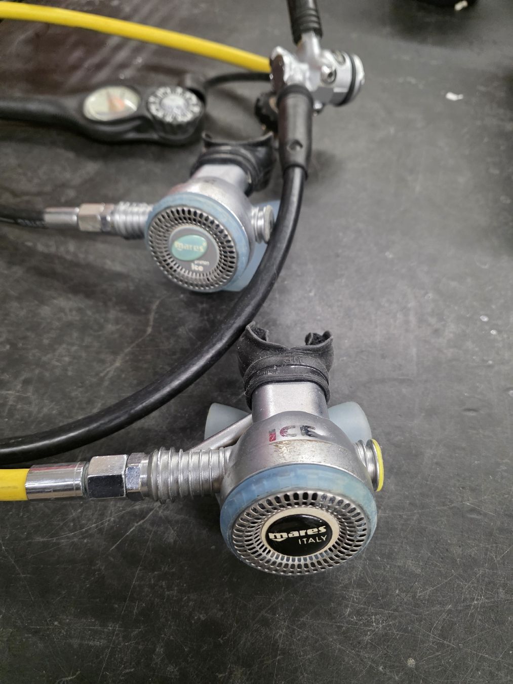 Mares Atemregler & Jackets: Mares mr42 Proton ice Atemregler – Gebraucht aus Remetschwil von Schnickian 1