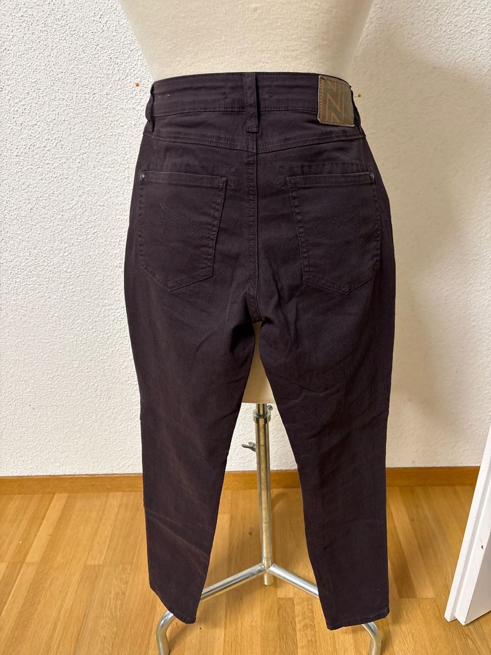 Nile Hosen: Tolle Nile Hose Jeans XS – Neu (gemäss Beschreibung) aus Maienfeld von 8796 2
