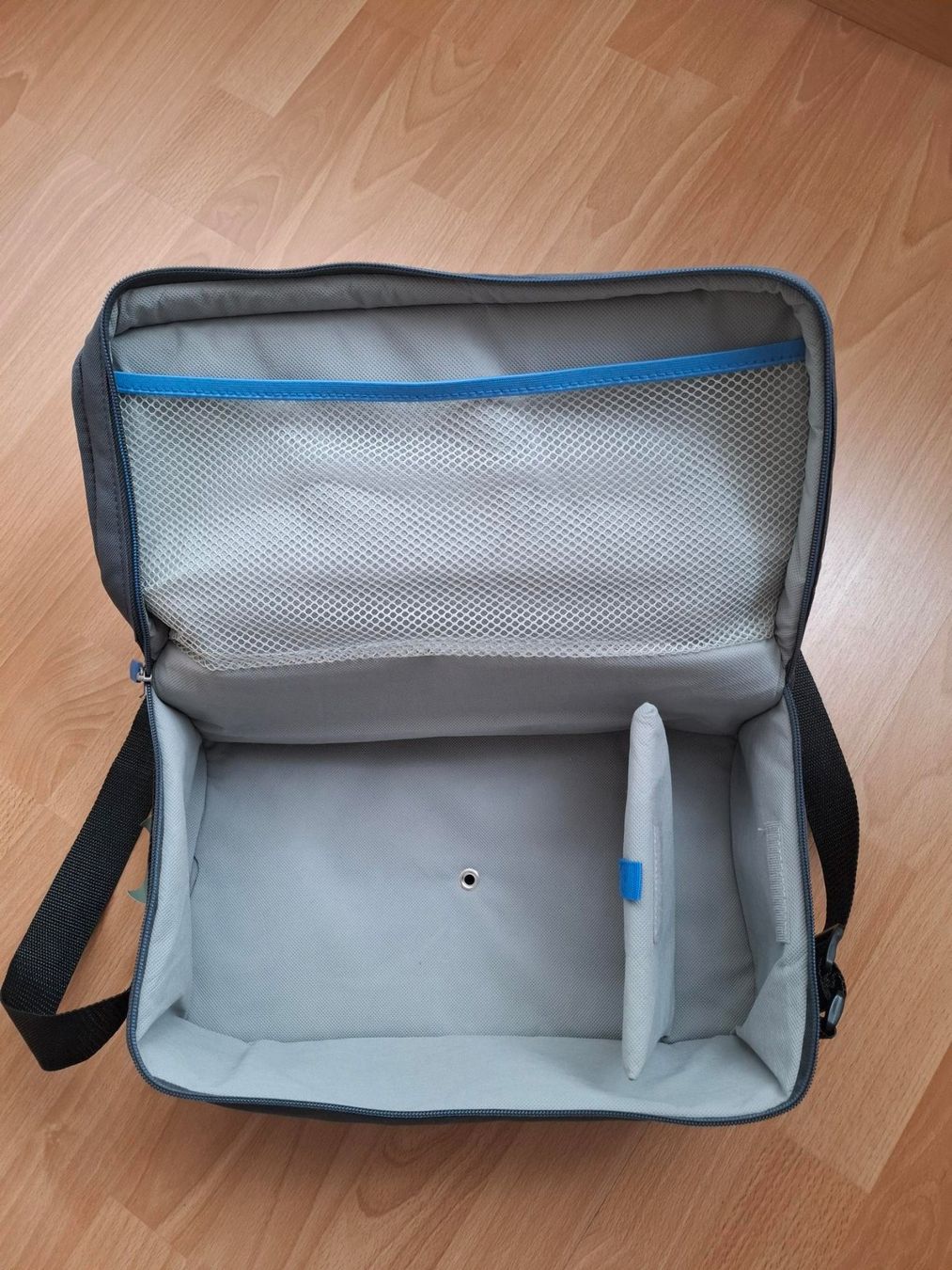 Borse: petit sac gris léger – Usato da Porrentruy venduto da Piquetix 1