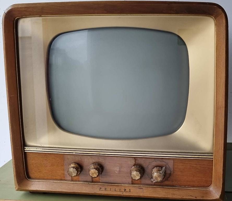 Appareils TV: Téléviseur vintage – D'occasion à La Chaux-de-Fonds par RICAMAW