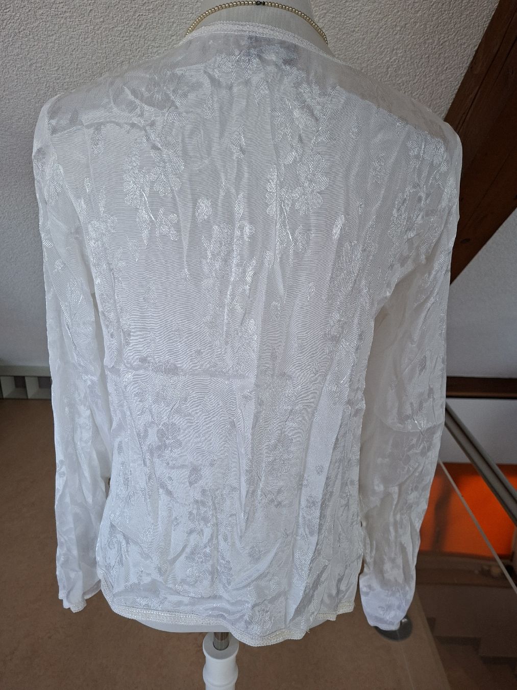 Boom Baba Blusen: Langarmbluse weiss Grösse (M)L Boom Baba Viscose, mit Samt  – Neu (gemäss Beschreibung) aus Klingnau von vollmond36 2